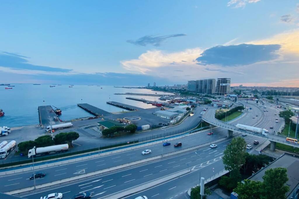 Luxury 2 Room Suite Apartment With Seaview In Center イスタンブール エクステリア 写真